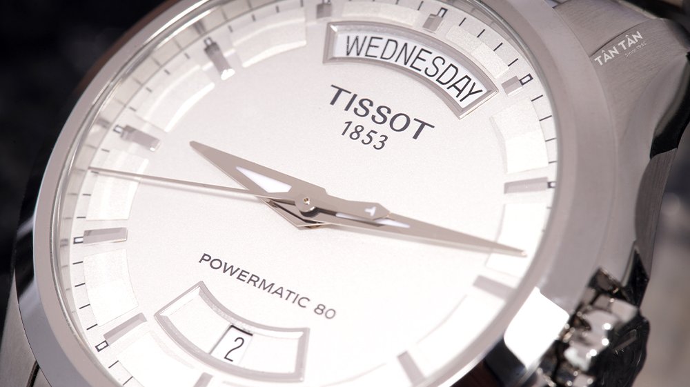 Đồng hồ Tissot T035.407.11.031.01 - Bộ kim dauphine phủ dạ quang độc đáo với 2 cửa số lịch ngày-thứ nổi bật 