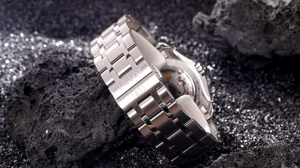 Đồng hồ Tissot T035.407.11.031.01 - Dây đeo thép không gỉ sáng bóng thiết kế thời thượng với khóa gập ẩn gọn gàng 