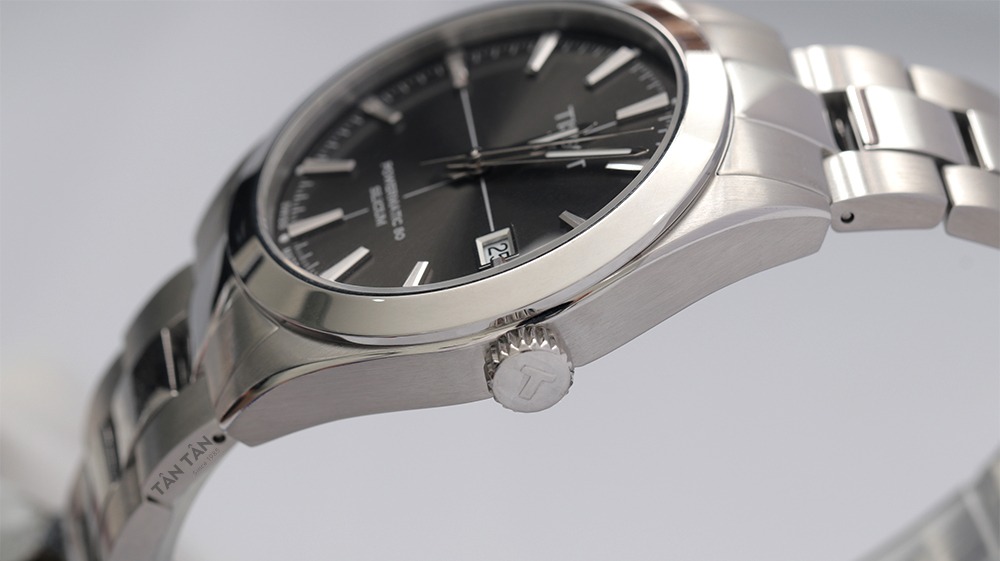 Đồng hồ Tissot T127.407.11.061.01 - Bộ vỏ thép không gỉ chắc chắn với phần khung càng ôm tay