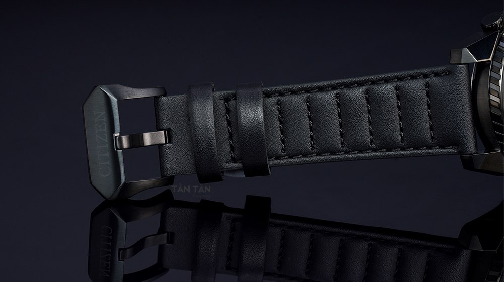 Đồng hồ Citizen BJ7135-02E - Dây đeo bằng da với kết cấu hai lớp chắc chắn