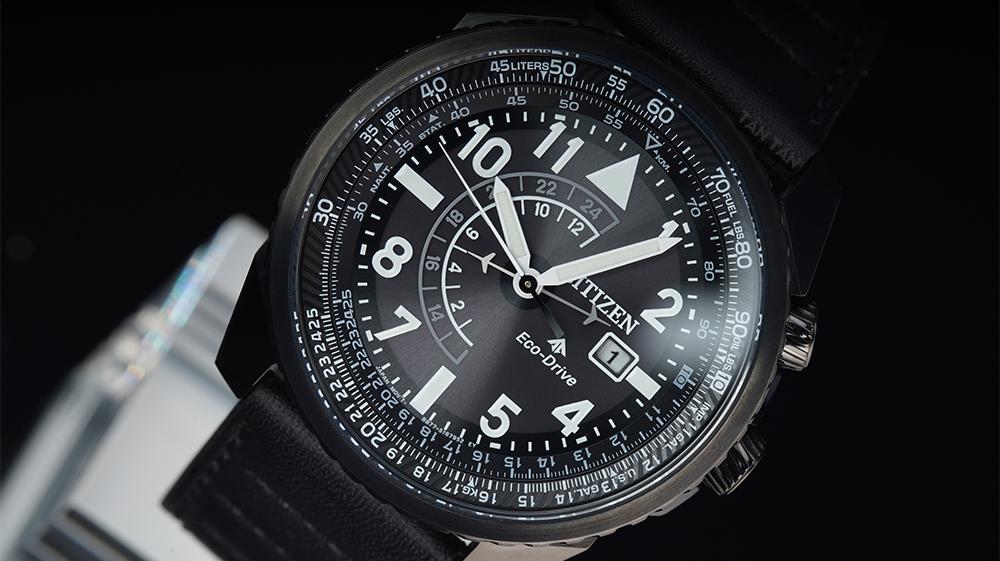 Đồng hồ Citizen BJ7135-02E Thiết kế mặt số to với nhiều thông số chuẩn đồng hồ phi công