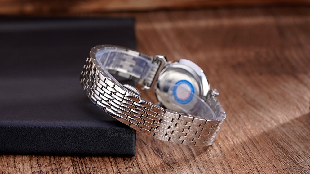 Đồng hồ Bulova 96L275 -  Dây đeo thiết kế 7 mắt liên kết với nhau uyển chuyển, mềm mại trên cổ tay