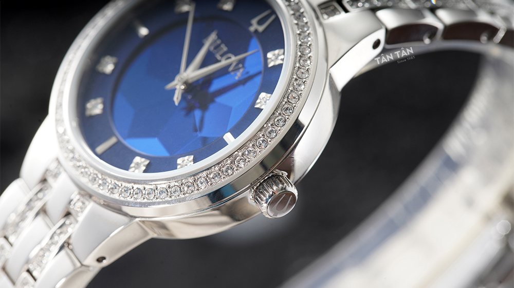 Đồng hồ Bulova 96L276 - Bộ vỏ thép không gỉ với niềng bezel đính đá swarovski của Bulova 96L276