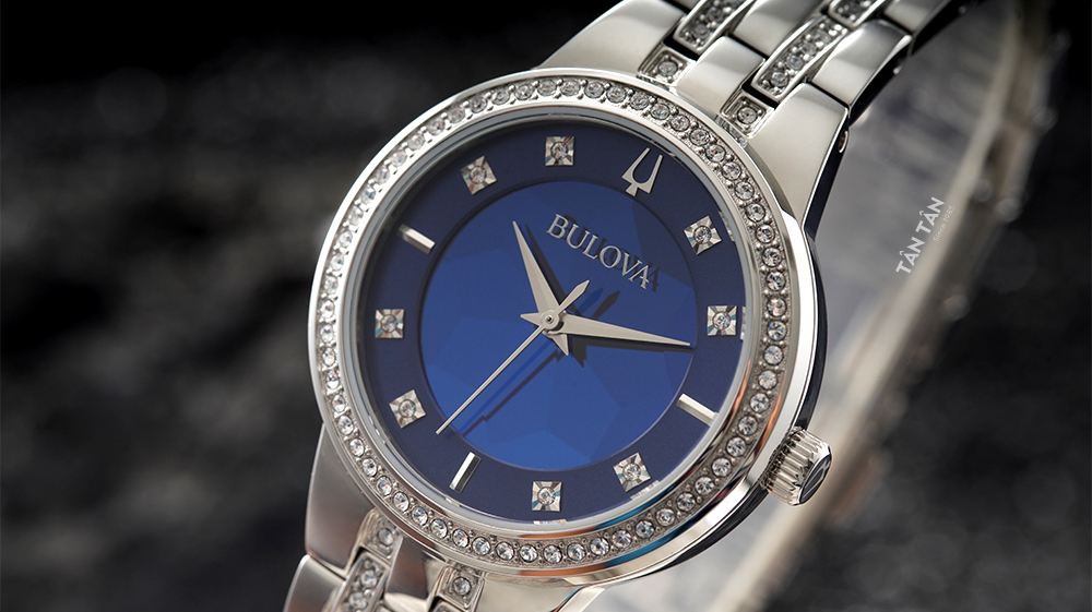 Đồng hồ Bulova 96L276 Mặt số màu xanh 3D thiết kế hai lòng nổi bật của Bulova 96L276 