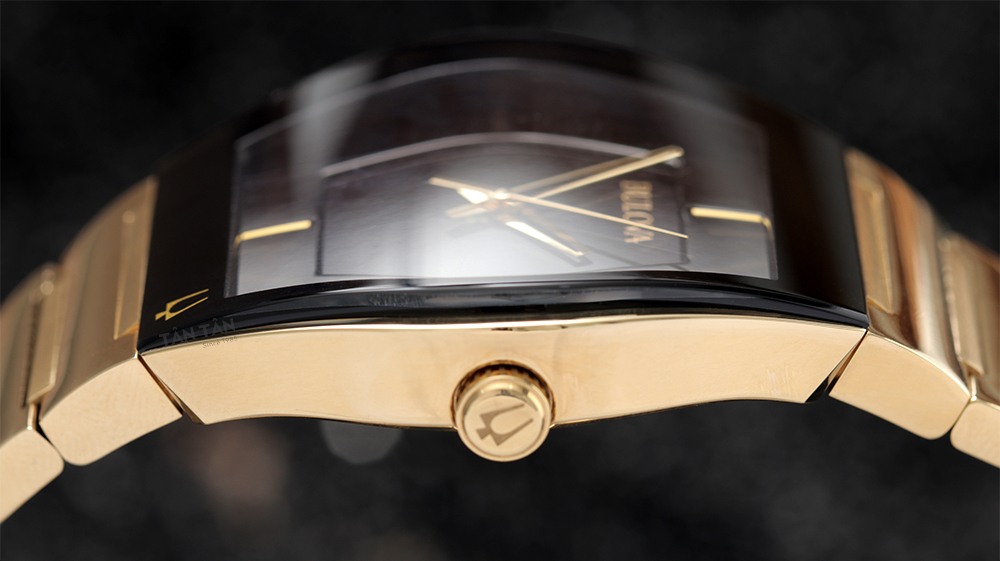 Đồng hồ Bulova 97A164 - Bộ vỏ thép không gỉ cứng cáp dạng Tonneau cùng với núm chỉnh tinh tế