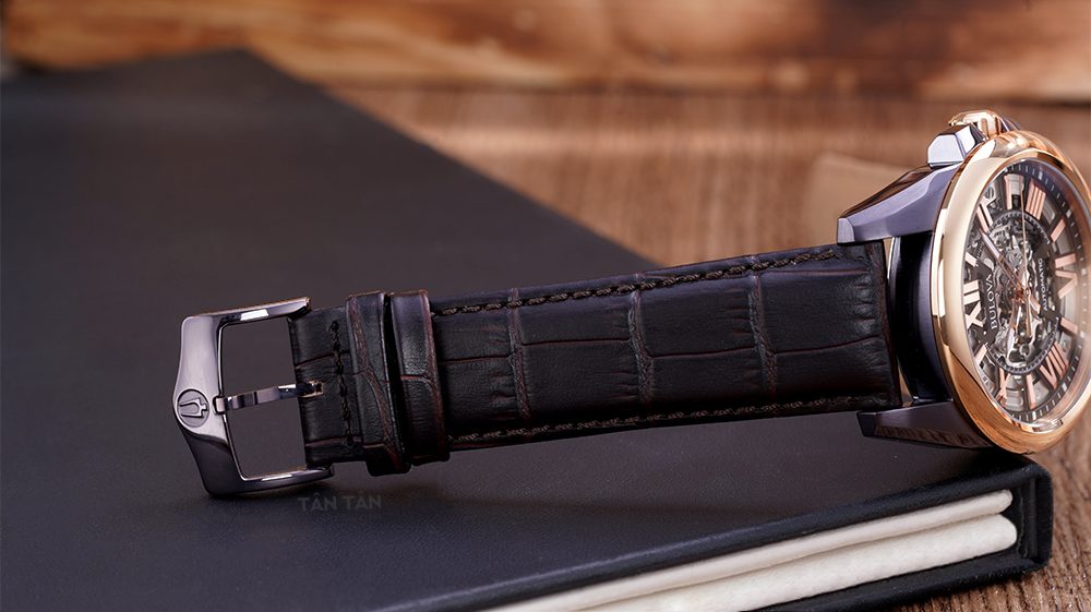 Đồng hồ Bulova 98A165 - Dây da bê màu nâu đen sang trọng của Bulova 98A165