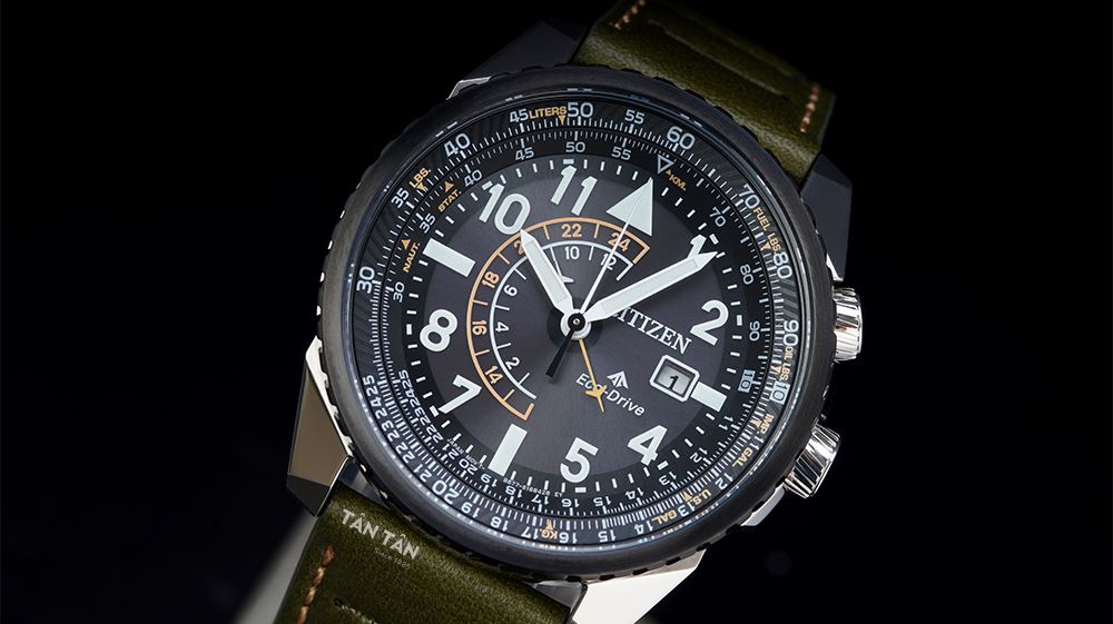 Đồng hồ Citizen BJ7138-04E Thiết kế mặt số to với nhiều thông số chuẩn đồng hồ phi công