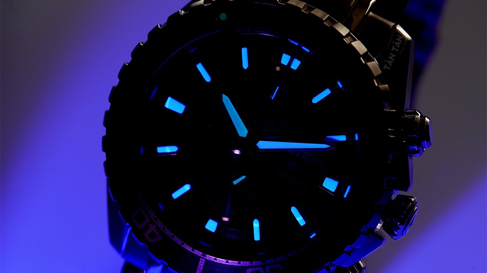 Đồng hồCitizen CA0711-80H - Bộ kim và cọc giờ phủ dạ quang của Citizen CA0718-13E