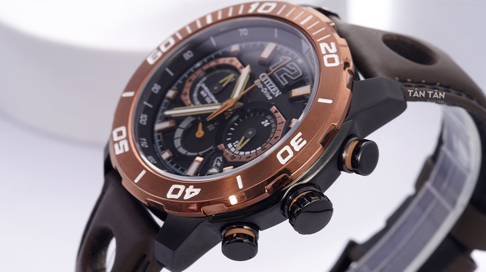 Đồng hồ Citizen CA4088-00E - Citizen CA4088-00E sở hữu bộ vỏ thép hiện đại