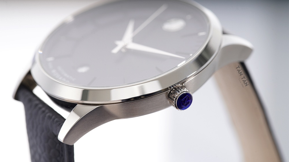 Đồng hồ Movado 0607020 - Movado 0607020 sở hữu vỏ thép không gỉ và bền bỉ