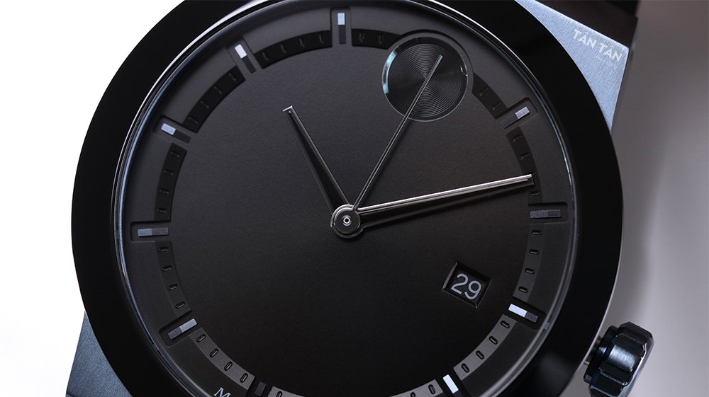 Đồng hồ Movado 3600626 - Mặt số với ô lịch ngày đơn giản, gọn gàng