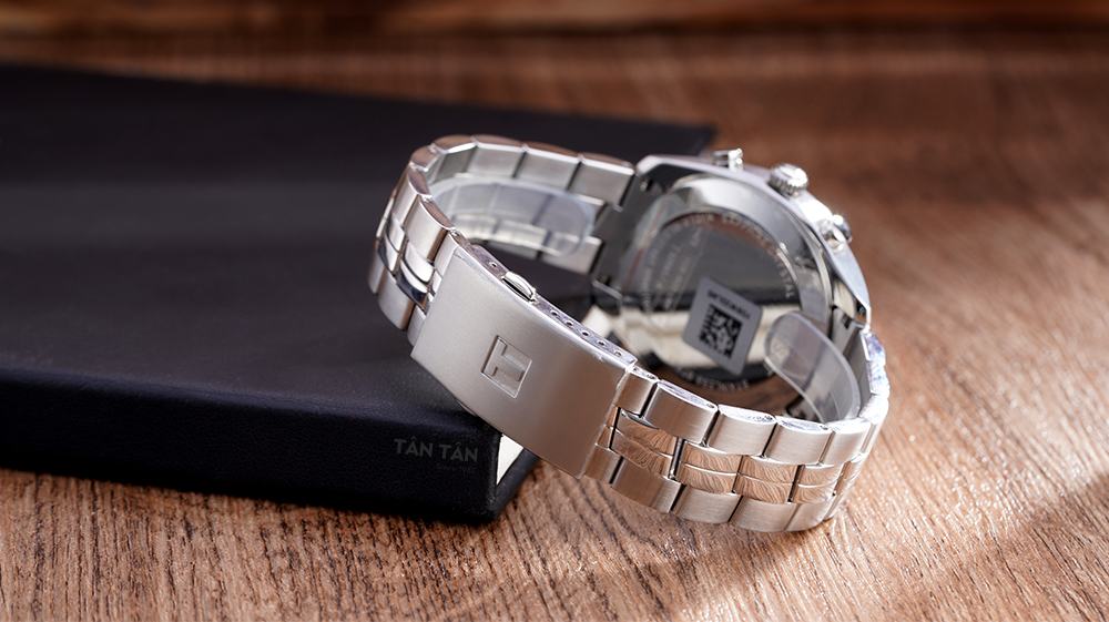 Đồng hồ Tissot T101.417.11.071.00 - Dây đeo thiết kế 3 mắt chắc chắn kết hợp đánh bóng xen kẽ phay xước