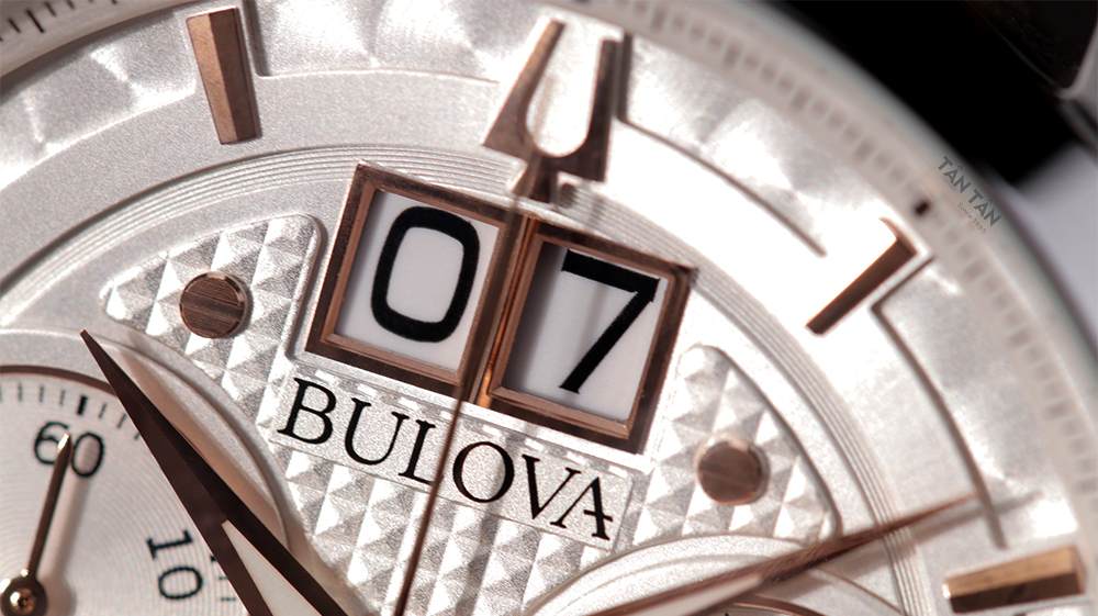Đồng hồ Bulova 96B309 - Ô lịch Big Date là điểm nhấn ở góc 12 giờ