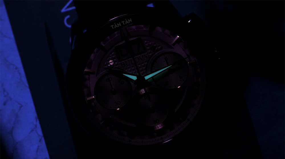 Đồng hồ Bulova 96B309 - Kim chính phủ dạ quang của đồng hồ Bulova 96B309