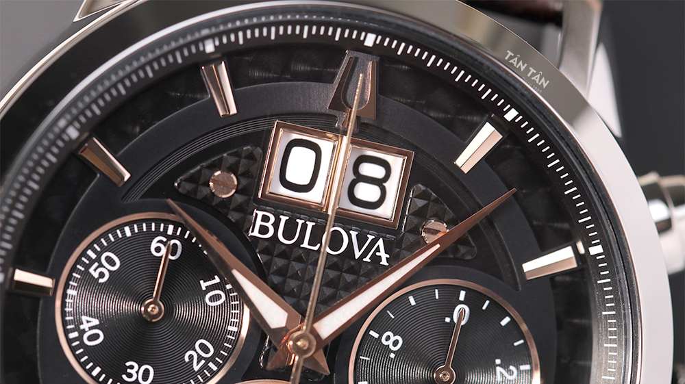 Đồng hồ Bulova 96B311- Ô lịch Big Date là điểm nhấn ở góc 12 giờ