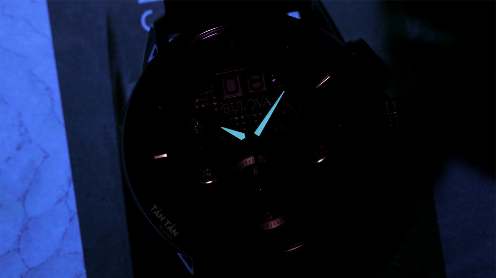 Đồng hồ Bulova 96B311- Kim chính phủ dạ quang của đồng hồ Bulova 96B311