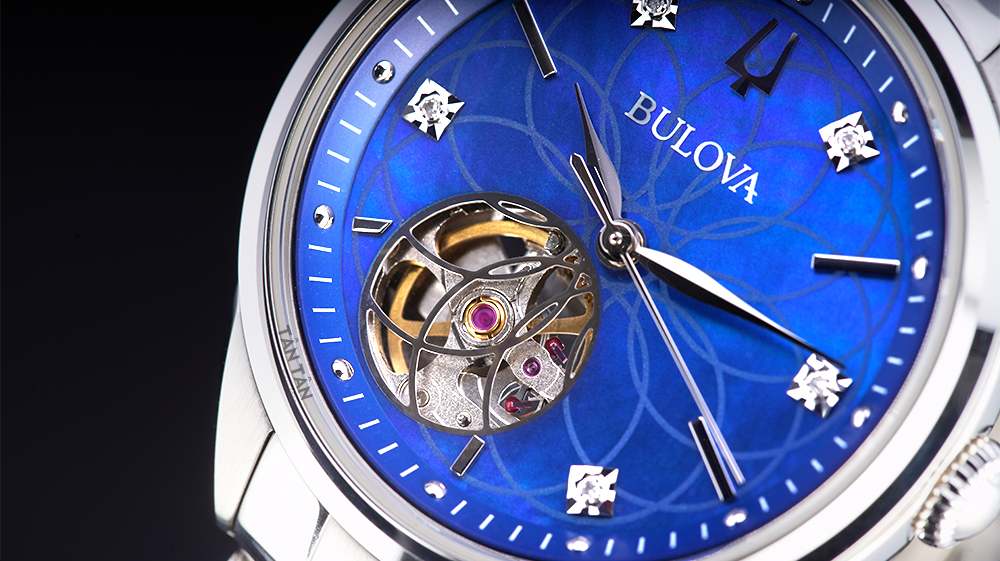 Đồng hồ Bulova 96P191- Thiết kế hở van tim đầy nghệ thuật ở góc 7h thu hút ánh nhìn