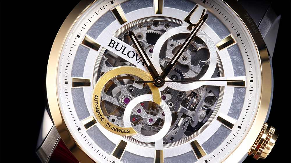 Đồng hồ Bulova 98A214-Thiết kế “hở van tim” ở góc 6h của Bulova 98A214