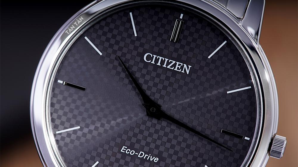 Đồng hồ Citizen AR1130-81H - Bộ kim hình kiếm sắc nét với các cọc số nổi bật trên mặt số Citizen AR1130-81H