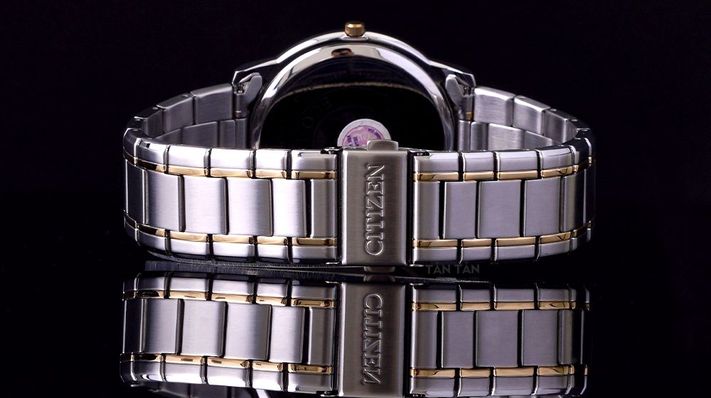 Đồng hồ Citizen AW1216-86A - Dây đeo demi với thiết kế 3 mắt cứng cáp