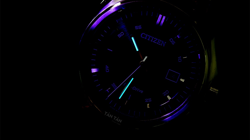 Đồng hồ Citizen AW1570-87L - Bộ kim được phủ dạ quang thuận tiện