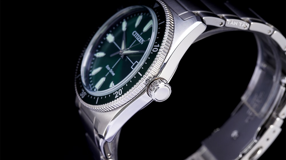 Đồng hồ Citizen AW1598-70X -Bộ vỏ được làm bằng thép không gỉ nguyên khối với thân bên đánh bóng