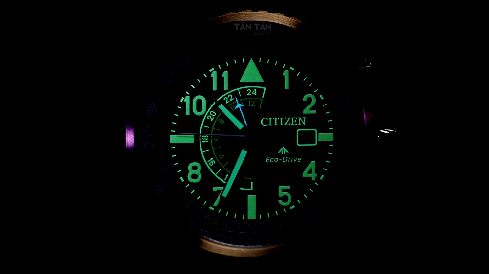 Đồng hồ Citizen BJ7136-00E - Toàn bộ chi tiết trên mặt số đều được phủ dạ quang