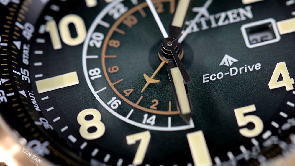 Đồng hồ Citizen BJ7136-00E - Tên bộ máy Eco-Drive độc quyền, bền bỉ in trên mặt số