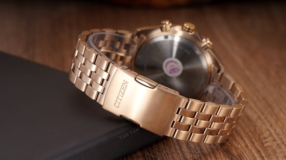 Đồng hồ Citizen BL5563-58E - Dây đeo 5 mắt mạ vàng gold và khóa gập thông dụng 