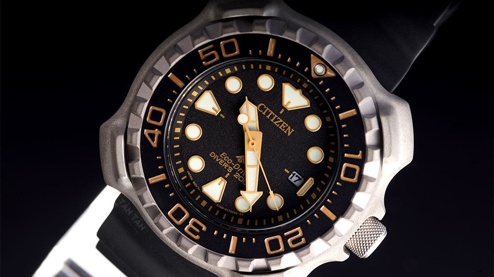 Đồng hồ Citizen BN0220-16E - Bộ vỏ Titanium cứng cáp cùng khung niềng bezel xoay