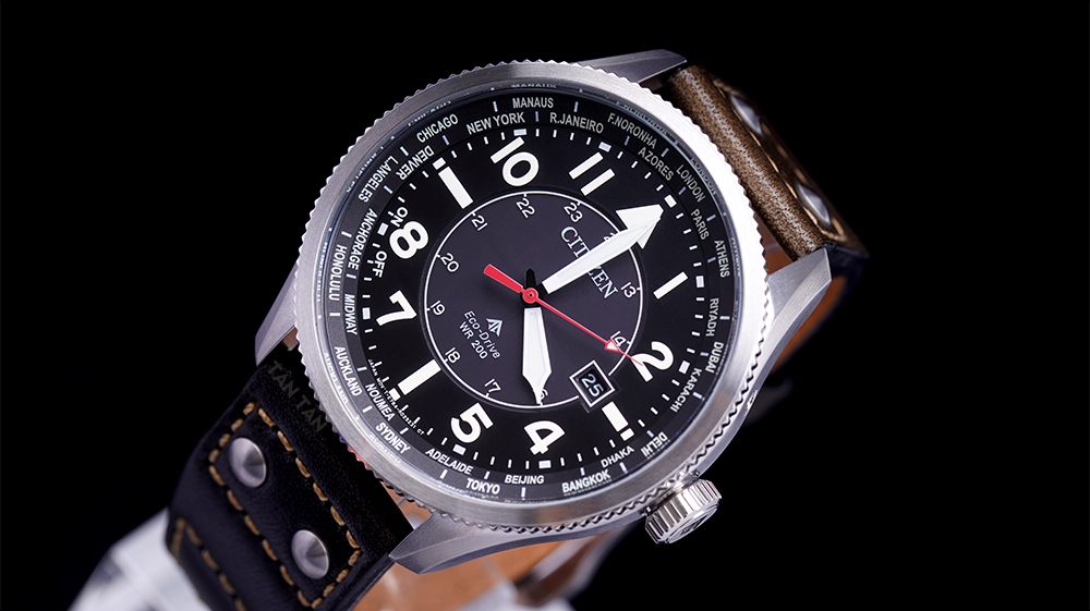 Đồng hồ Citizen BX1010-02E - Thông tin bộ máy Eco-Drive độc quyền được in ở góc 6h