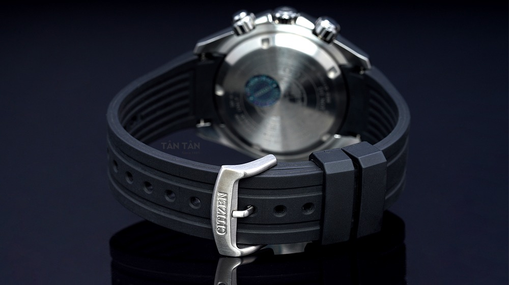 Đồng hồ Citizen CA0715-03E - Dây cao su có độ bền cao cùng khóa cài chắc chắn