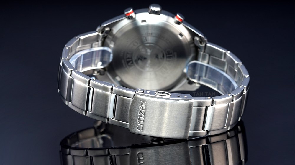 Đồng hồ Citizen CA4486-82L - Khóa gập chắc chắn cùng nút bấm thông minh tiện lợi