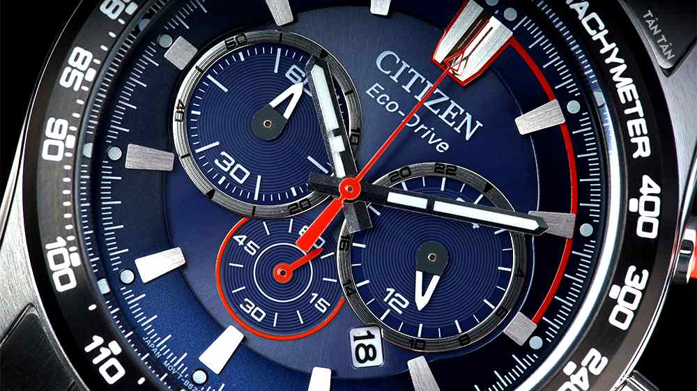 Đồng hồ Citizen CA4486-82L Cận cảnh mặt số của Citizen CA4486-82L