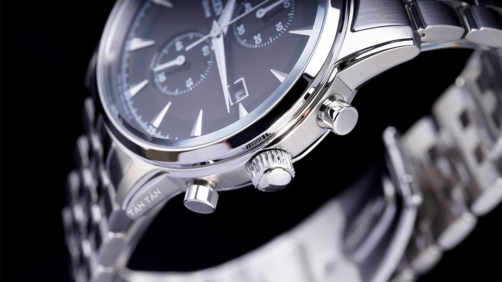 Đồng hồ Citizen CA7001-87E - Bộ vỏ thép không gỉ chắc chắn của Citizen CA7001-87E 