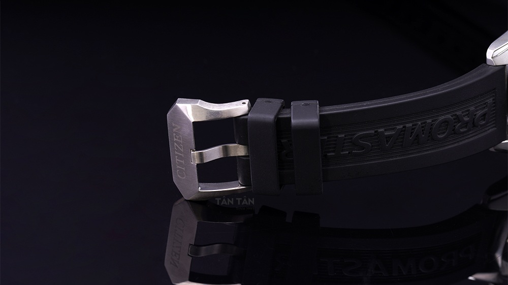 Đồng hồ Citizen CB5036-10X - Dây đeo cao su dẻo dai và bền bỉ với khóa cài chắc chắn