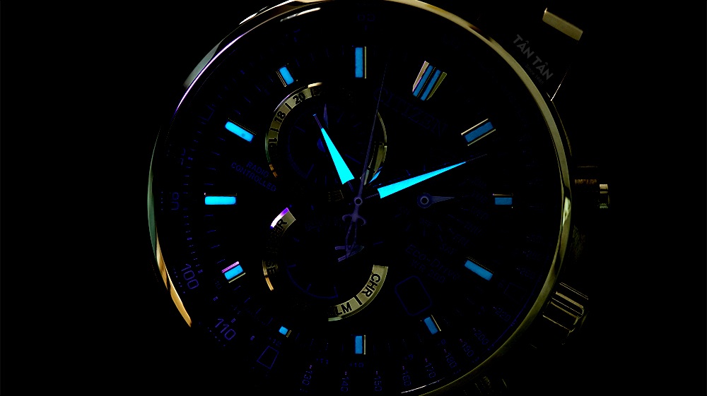 Đồng hồ Citizen CB5880-54L Kim và các cọc số có hiển thị dạ quang siêu sáng