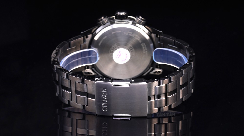 Đồng hồ Citizen CB5887-55H - Dây đeo thép không gỉ chắc chắn của Citizen CB5887-55H 