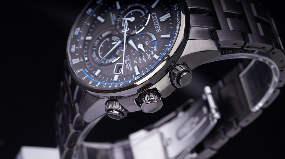 Đồng hồ Citizen CB5887-55H - Toàn bộ bộ vỏ được mạ ion đen bền bỉ của Citizen CB5887-55H 