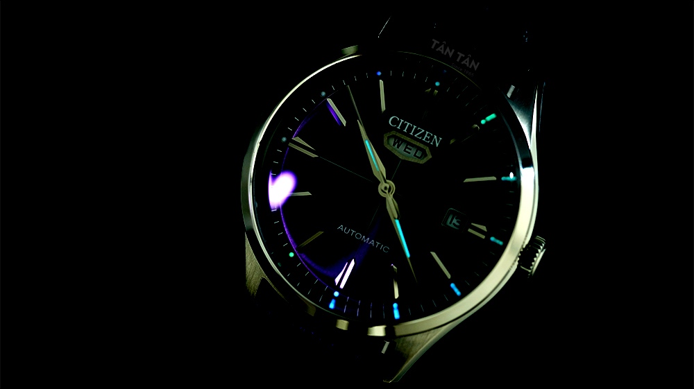 Đồng hồ Citizen C7 NH8390-20H - Bộ kim và các chấm giờ phủ dạ quang của NH8390-20H