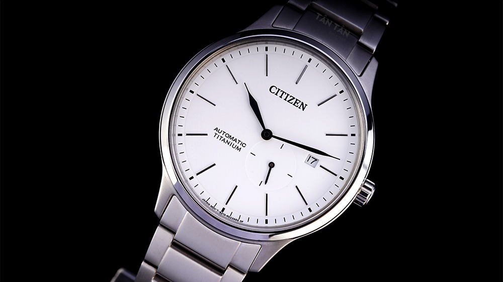 Đồng hồ Citizen NJ0090-81A Mặt số đơn giản nhưng độc đáo của Citizen NJ0090-81A