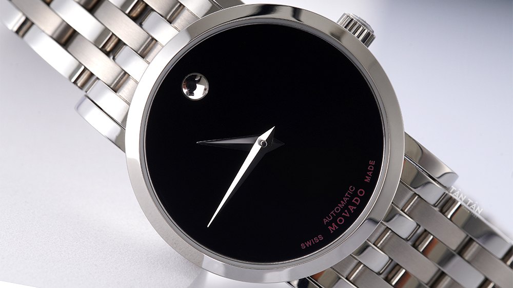 Đồng hồ Movado 0606107 - Mặt số đen tinh giản của Movado 0606107