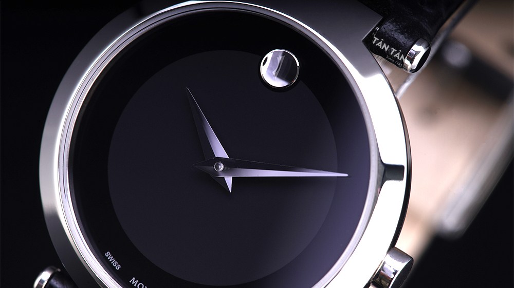 Đồng hồ Movado 0607115 - Cận mặt số màu đen của Movado 0607115 