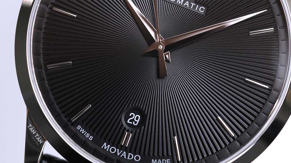 Đồng hồ Movado 0607453 - Ô lịch của đồng hồ Movado 0607453
