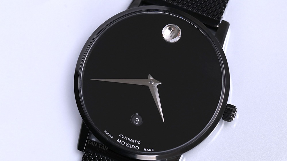 Đồng hồ MOVADO 0607568 - Mặt số được thiết kế thông thoáng với vẻ đẹp thuần khiết