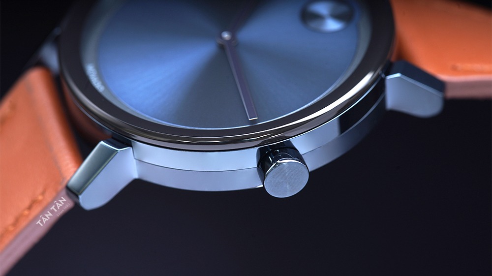 Đồng hồ Movado BOLD 3600520 - Bộ vỏ mạ PVD xanh đen sáng bóng đồng nhất với núm chỉnh giờ