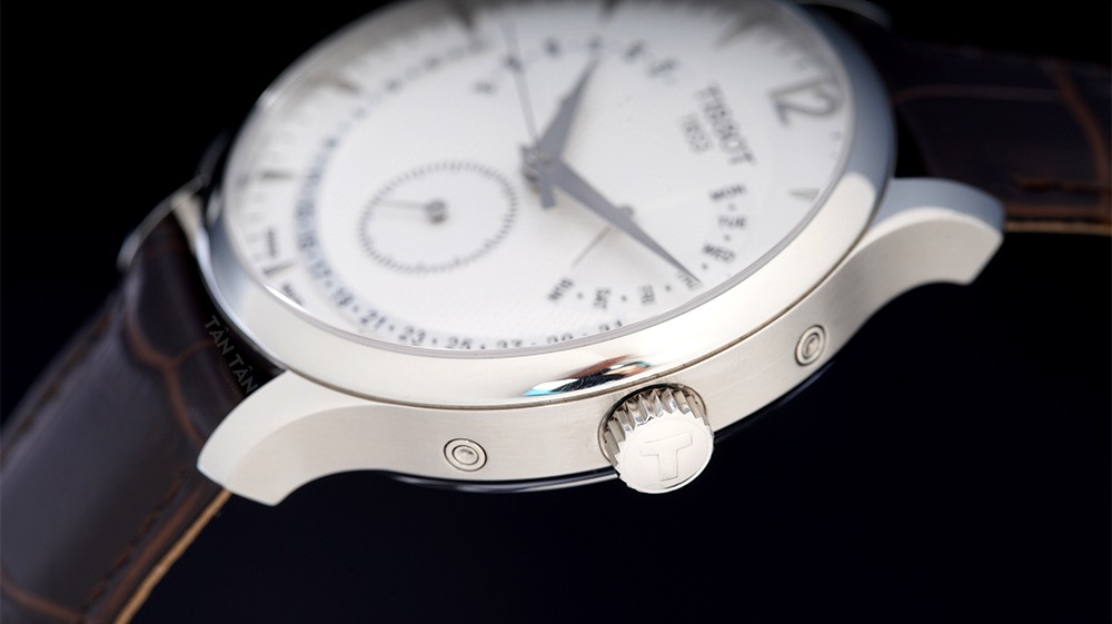 Đồng hồ Tissot T063.637.16.037.00 - Bộ vỏ thép không gỉ cắt gọt tỉ mỉ của Tissot T063.637.16.037.00