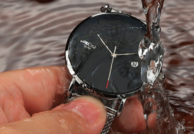 Nếu đồng hồ bị ngập trong nước hoặc bị áp suất nước cao có thể gây hỏng hóc