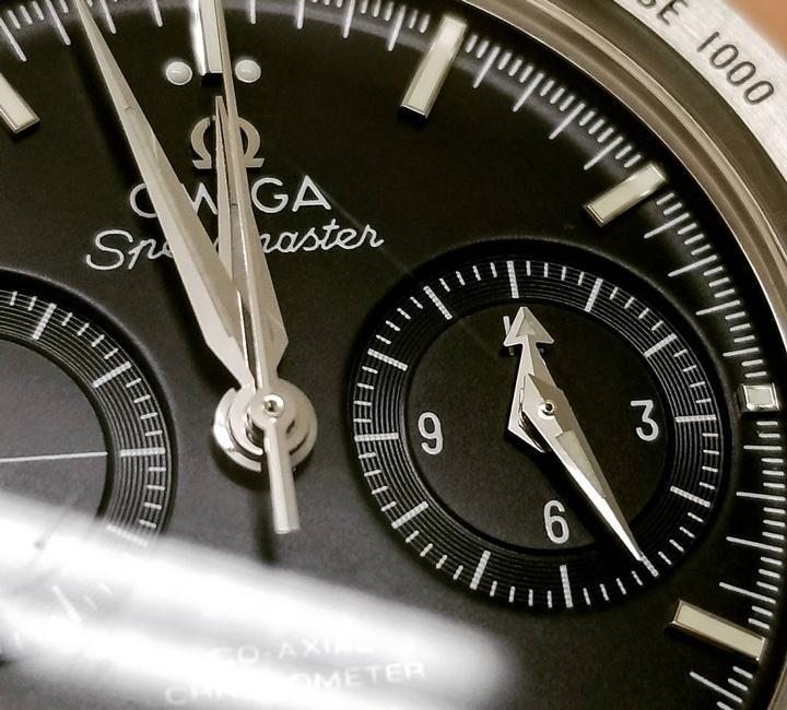 mẫu đồng hồ Omega Speedmaster mới