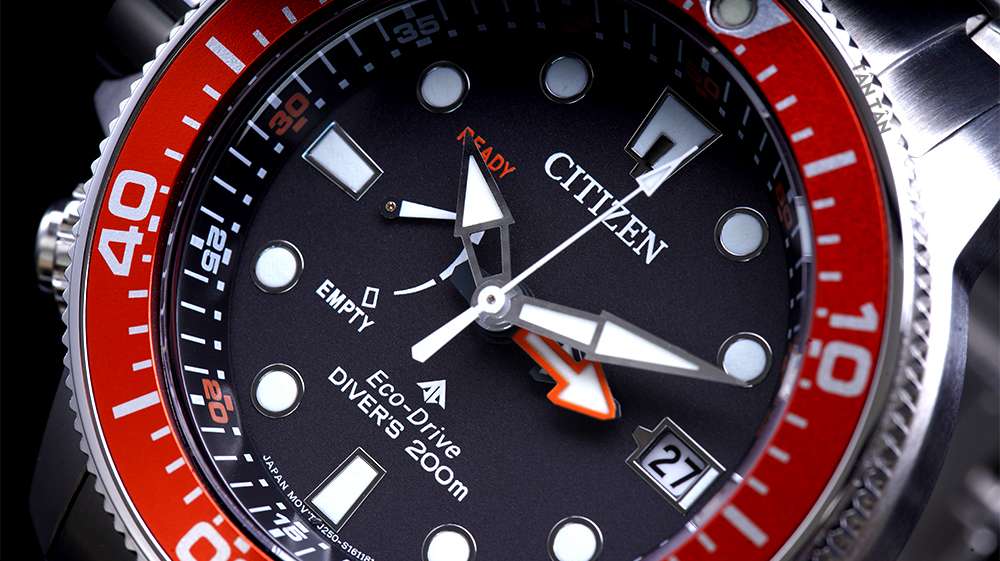 Đồng hồ Citizen BN2039-59E - Ô chỉ báo năng lượng được trang bị ở góc 9 giờ